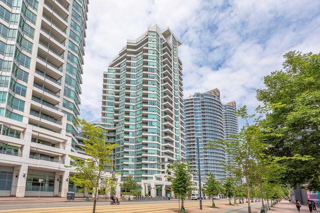2502 - 228 Queens Quay W, Condo with 2 bedrooms, 2 bathrooms and 0 parking in Toronto ON | Image 1