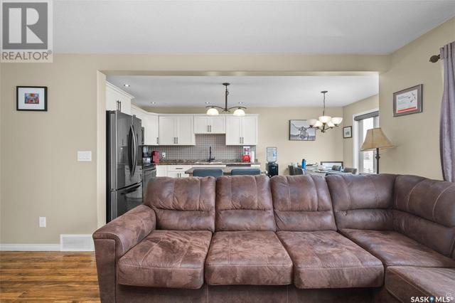 16 - 1600 Muzzy Drive, House attached with 3 bedrooms, 3 bathrooms and null parking in Prince Albert SK | Image 5