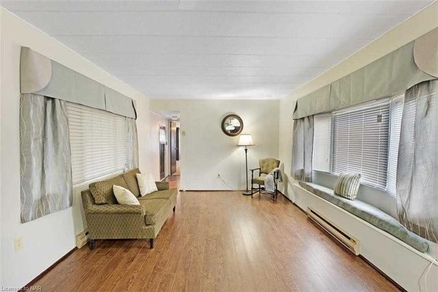 4407 Timothy Lane, Home with 2 bedrooms, 1 bathrooms and 2 parking in Lincoln ON | Image 3