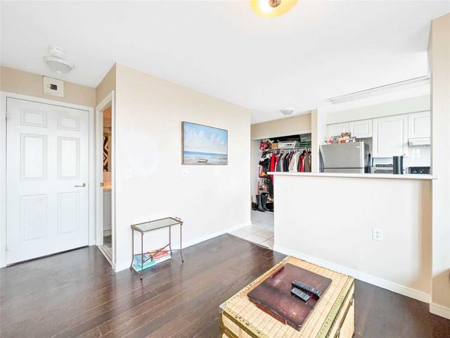 lph11 - 22 Olive Ave, Condo with 1 bedrooms, 1 bathrooms and 1 parking in Toronto ON | Image 3