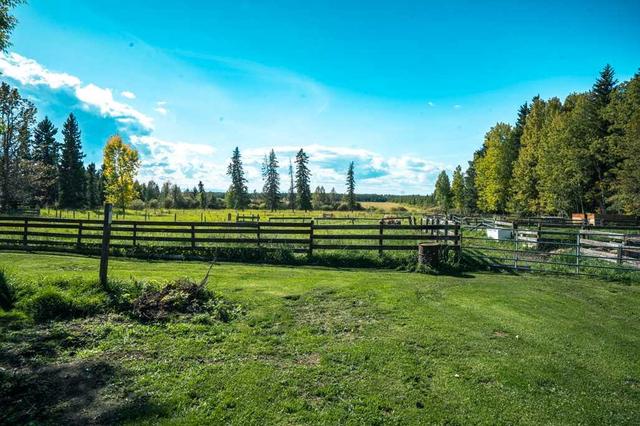 384040 22 Highway, House detached with 5 bedrooms, 2 bathrooms and 3 parking in Clearwater County AB | Image 29
