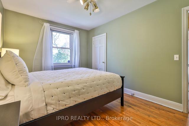 126 Hillside Ave, House detached with 2 bedrooms, 1 bathrooms and 2 parking in Toronto ON | Image 9