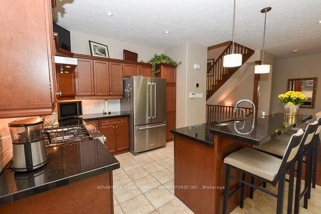 51 Queensway Dr, House detached with 3 bedrooms, 4 bathrooms and 8 parking in Brantford ON | Image 4