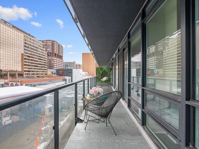 301 - 825 Church St, Condo with 2 bedrooms, 2 bathrooms and 1 parking in Toronto ON | Image 4