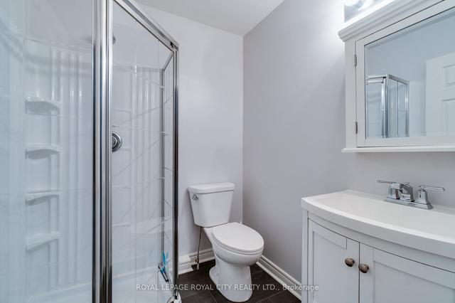 19 Thornton St, House attached with 2 bedrooms, 3 bathrooms and 2 parking in Guelph ON | Image 27