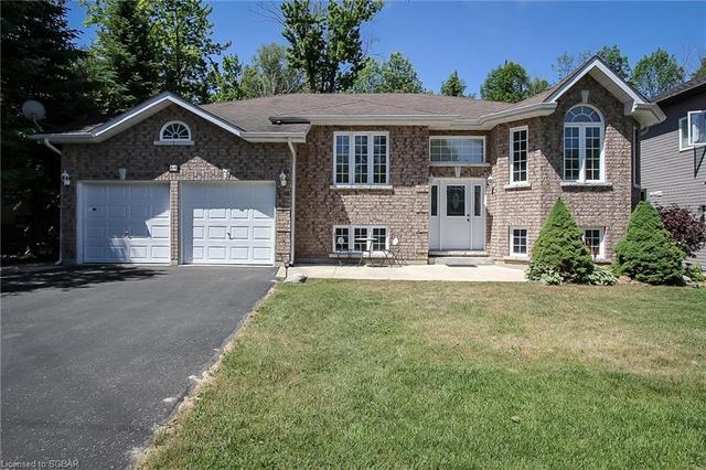 64 48th Street S, House detached with 2 bedrooms, 2 bathrooms and 6 parking in Wasaga Beach ON | Image 1