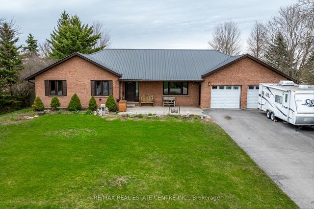 27 Bruce St, House detached with 3 bedrooms, 3 bathrooms and 8 parking in Kawartha Lakes ON | Image 1