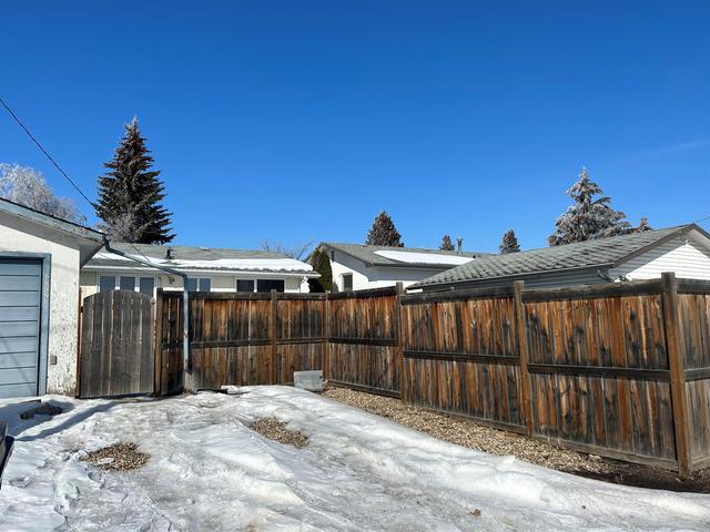 5889 West Park Crescent, House detached with 4 bedrooms, 2 bathrooms and 3 parking in Red Deer AB | Image 37