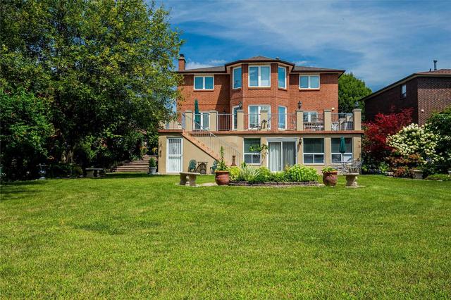 19 Tannery Crt, House detached with 4 bedrooms, 4 bathrooms and 9 parking in Richmond Hill ON | Image 16