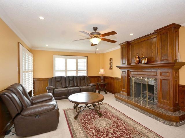 1918 Royal Credit Blvd, House detached with 4 bedrooms, 5 bathrooms and 12 parking in Mississauga ON | Image 9