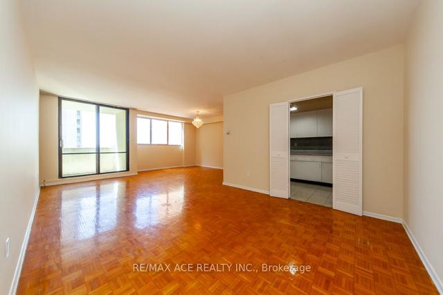 1206 - 3 Massey Sq, Condo with 2 bedrooms, 1 bathrooms and 1 parking in Toronto ON | Image 15