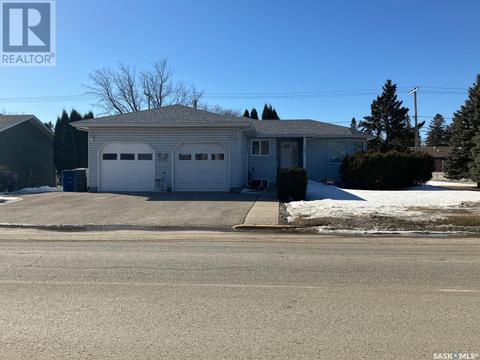 1125 1st Street W, House detached with 4 bedrooms, 3 bathrooms and null parking in Carrot River SK | Card Image