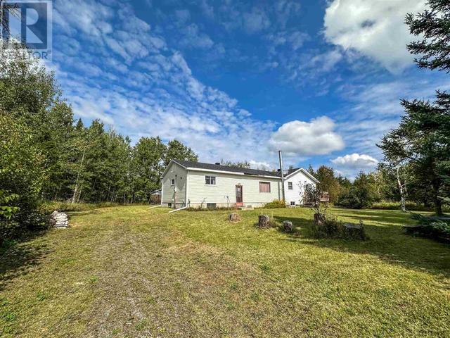 1099 Besaw Rd, House detached with 4 bedrooms, 2 bathrooms and null parking in Iroquois Falls ON | Image 37