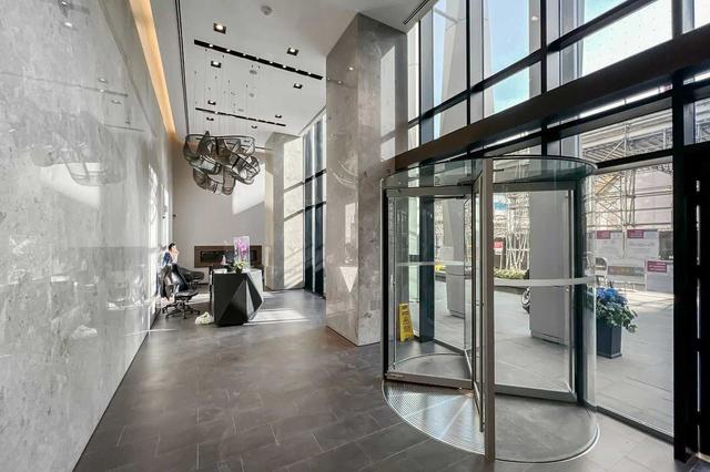 3305 - 1 Yorkville Ave, Condo with 3 bedrooms, 2 bathrooms and 0 parking in Toronto ON | Image 32