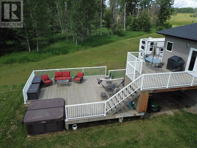 Tiered deck with hot tub | Image 31