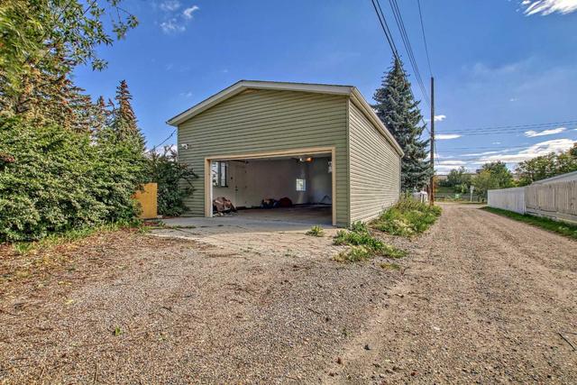 44 Hardisty Place Sw, House detached with 4 bedrooms, 3 bathrooms and 6 parking in Calgary AB | Image 5