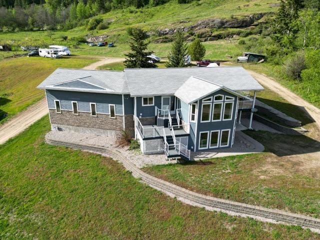 3637 Broadwater Rd, House detached with 3 bedrooms, 3 bathrooms and null parking in Central Kootenay J BC | Image 38