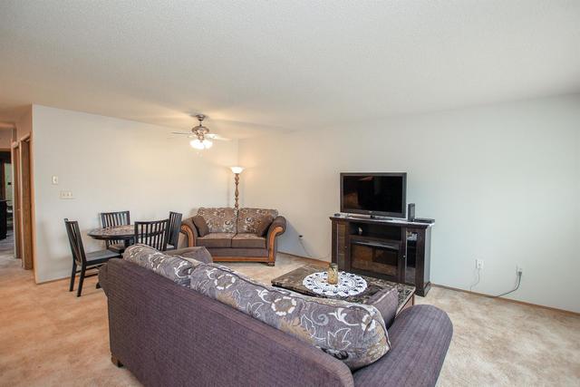 30 Ellis Close, Home with 2 bedrooms, 1 bathrooms and 2 parking in Red Deer AB | Image 2
