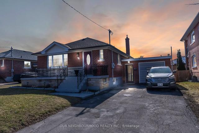 591 Olive Ave, House detached with 3 bedrooms, 2 bathrooms and 5.5 parking in Oshawa ON | Image 1