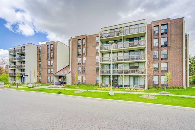 405 - 10 Fashion Roseway, Condo with 3 bedrooms, 2 bathrooms and 1 parking in Toronto ON | Image 1