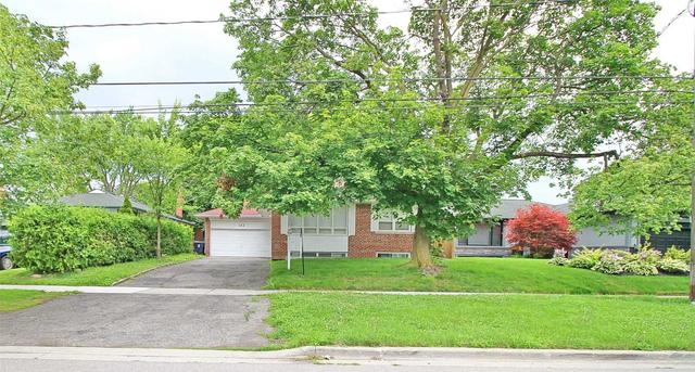 142 Princess Margaret Blvd, House detached with 3 bedrooms, 2 bathrooms and 6 parking in Toronto ON | Image 1