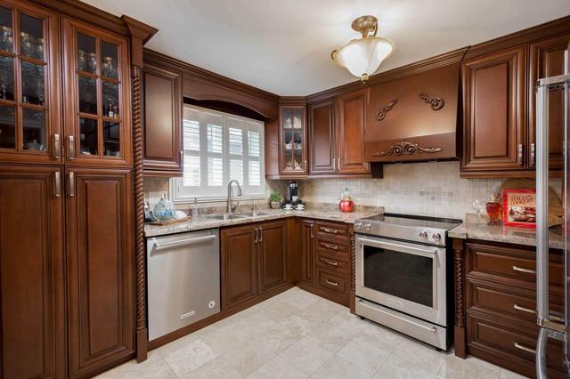 81 Willis Rd, House detached with 3 bedrooms, 3 bathrooms and 6 parking in Vaughan ON | Image 4