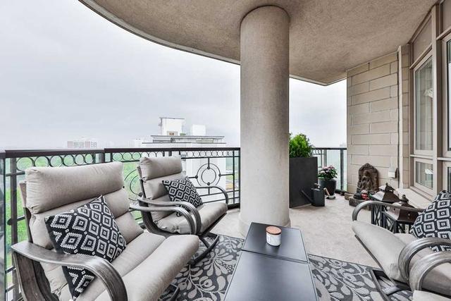 1202 - 111 Forsythe St, Condo with 2 bedrooms, 3 bathrooms and 2 parking in Oakville ON | Image 25