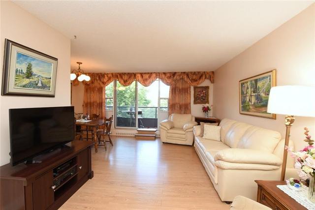 807 - 1966 Main Street W, Condo with 3 bedrooms, 1 bathrooms and null parking in Hamilton ON | Image 5