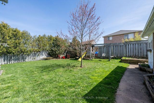 846 Paisley Rd, House detached with 4 bedrooms, 2 bathrooms and 3 parking in Guelph ON | Image 29
