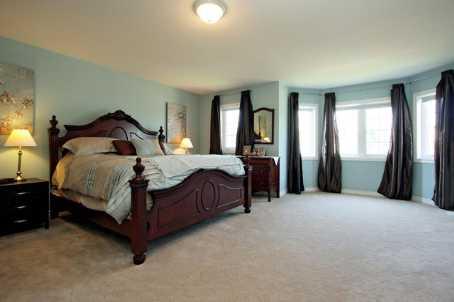 996 Coyston Dr, House detached with 5 bedrooms, 4 bathrooms and 4 parking in Oshawa ON | Image 7