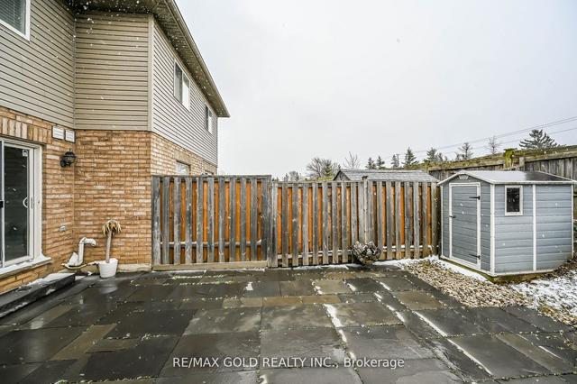 56 Meadow Wood Cres, House attached with 3 bedrooms, 3 bathrooms and 3 parking in Hamilton ON | Image 31