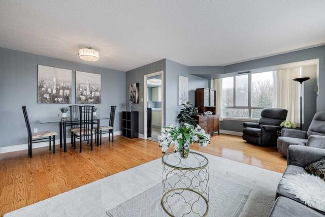 310 - 270 Davis Dr, Condo with 2 bedrooms, 2 bathrooms and 1 parking in Newmarket ON | Image 2
