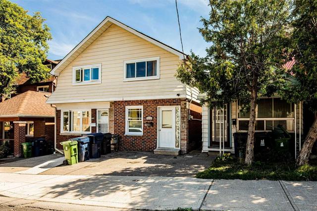 2125 Dufferin St, House detached with 6 bedrooms, 4 bathrooms and 1 parking in Toronto ON | Image 1