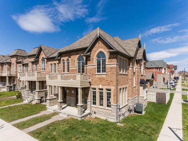 49 Harbord St, House attached with 3 bedrooms, 4 bathrooms and 4 parking in Markham ON | Image 33