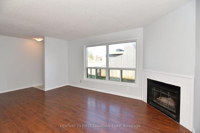 2 - 595 Third St, Townhouse with 3 bedrooms, 2 bathrooms and 1 parking in London ON | Image 2