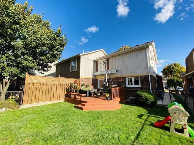 140 Fanshawe Dr, House semidetached with 3 bedrooms, 2 bathrooms and 3 parking in Brampton ON | Image 21