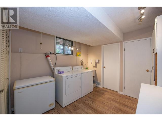 3934 - 15 Crescent, House detached with 4 bedrooms, 3 bathrooms and 4 parking in Vernon BC | Image 6