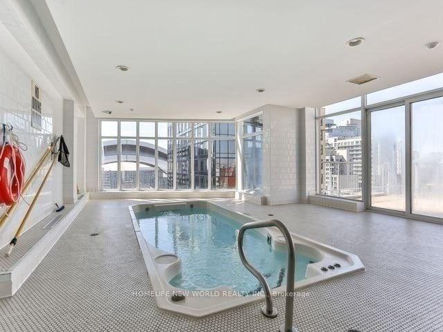 725 - 270 Wellington St W, Condo with 1 bedrooms, 1 bathrooms and 0 parking in Toronto ON | Image 13