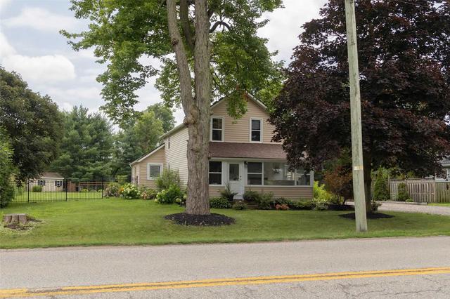 235 Oakland Rd, House detached with 3 bedrooms, 2 bathrooms and 5 parking in Brant ON | Image 1