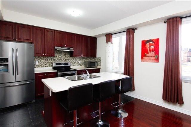 8 Pin Lane, House semidetached with 3 bedrooms, 2 bathrooms and 1 parking in Toronto ON | Image 5
