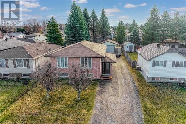 4484 Tate Boulevard, House detached with 4 bedrooms, 2 bathrooms and null parking in Greater Sudbury ON | Image 1