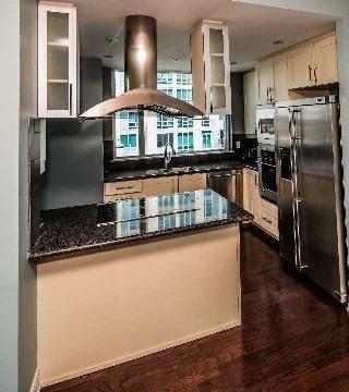 4212 - 761 Bay St, Condo with 2 bedrooms, 3 bathrooms and 1 parking in Toronto ON | Image 4
