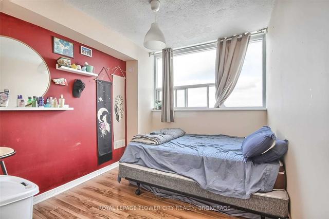 1707 - 530 Lolita Gdns, Condo with 3 bedrooms, 1 bathrooms and 1 parking in Mississauga ON | Image 10