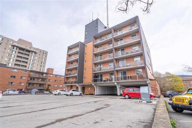 207 - 30 Summit Ave, Condo with 1 bedrooms, 1 bathrooms and 1 parking in Hamilton ON | Image 19