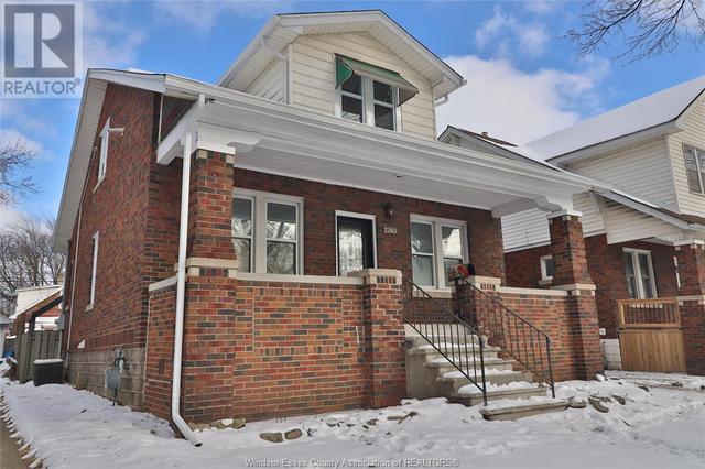 2260 Cadillac #Main, House detached with 2 bedrooms, 1 bathrooms and null parking in Windsor ON | Card Image