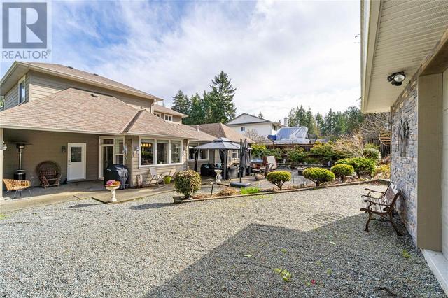 7739 Clark Dr, House detached with 4 bedrooms, 3 bathrooms and 3 parking in Lantzville BC | Image 35