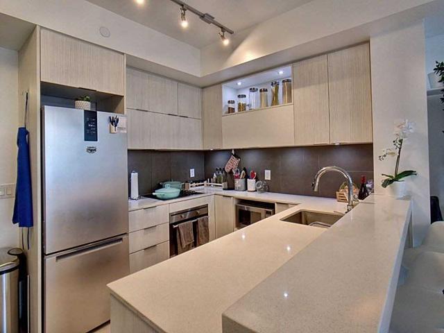 619 - 170 Sumach St, Condo with 1 bedrooms, 2 bathrooms and 1 parking in Toronto ON | Image 2