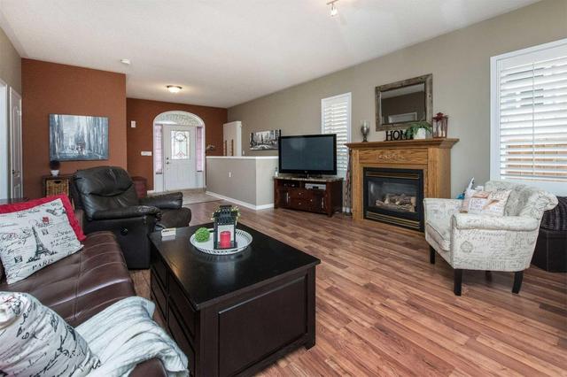 76 Sundridge St, House detached with 2 bedrooms, 2 bathrooms and 4 parking in Brampton ON | Image 5
