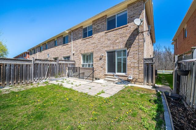 918 Thompson Rd S, House attached with 3 bedrooms, 4 bathrooms and 2 parking in Milton ON | Image 22