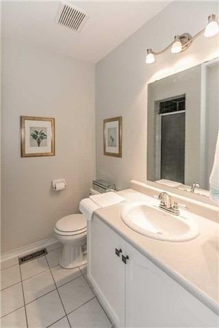 102 Goldenlight Circ, Condo with 3 bedrooms, 3 bathrooms and 3 parking in Brampton ON | Image 5